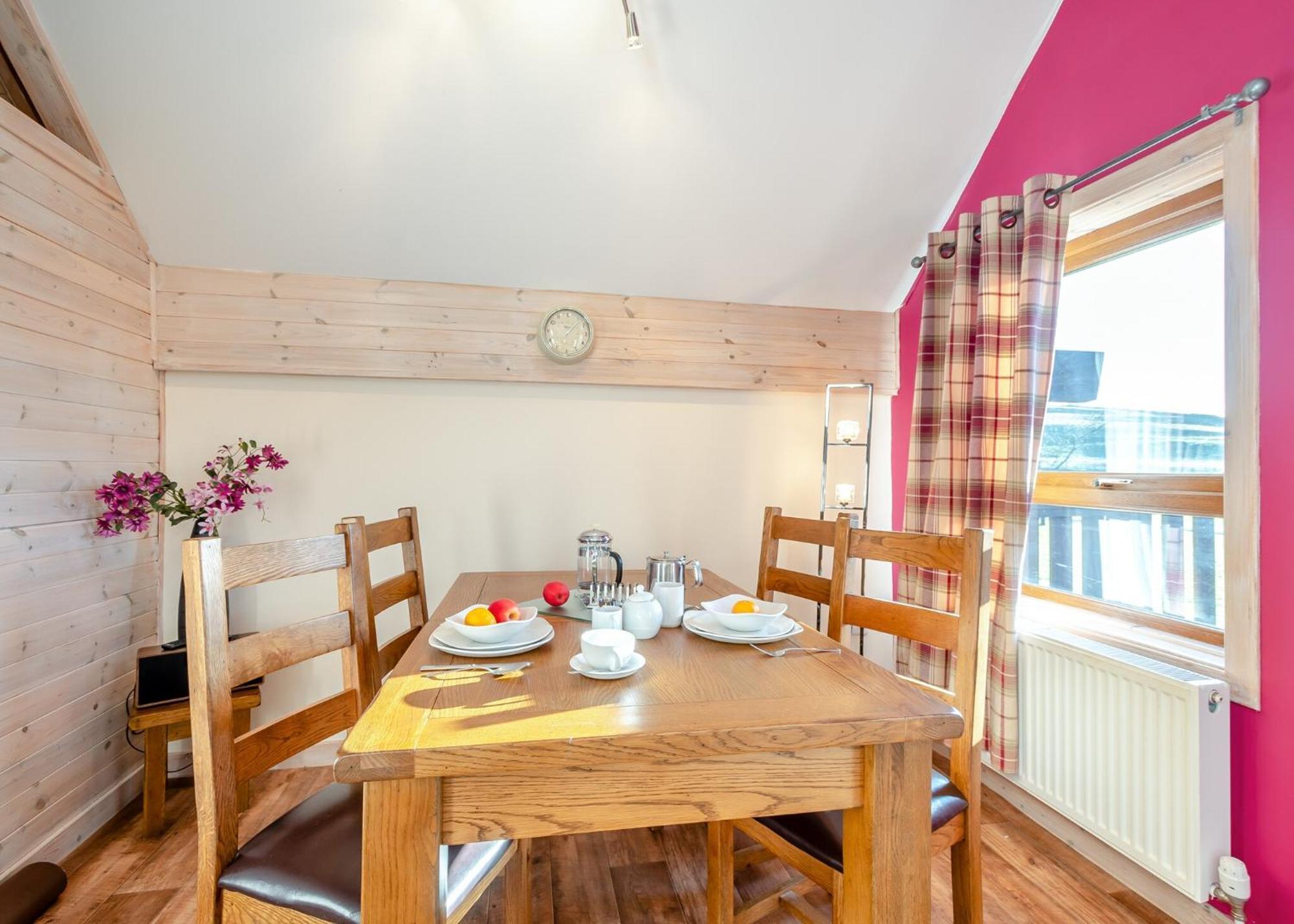 Nunland Hillside Lodges Holywood  Exterior photo