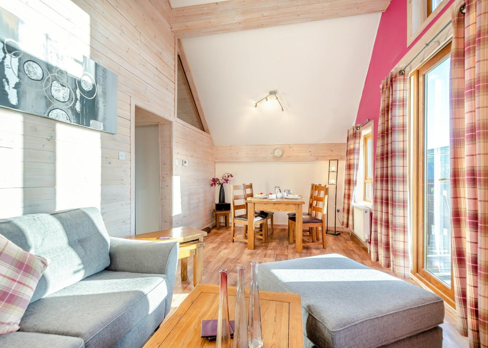 Nunland Hillside Lodges Holywood  Exterior photo