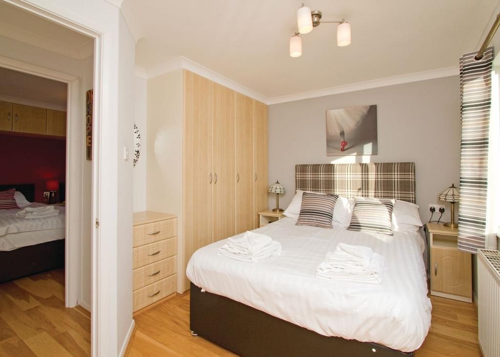 Nunland Hillside Lodges Holywood  Room photo